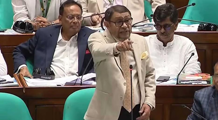 সরকার ৩০ জেলায় পর্যায়ক্রমে সরকারি মেডিকেল কলেজ স্থাপন করবে